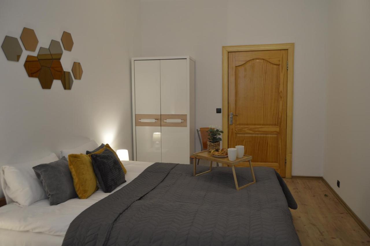 Spacious City Center Family 2 Bedrooms Apartment Riga Extérieur photo