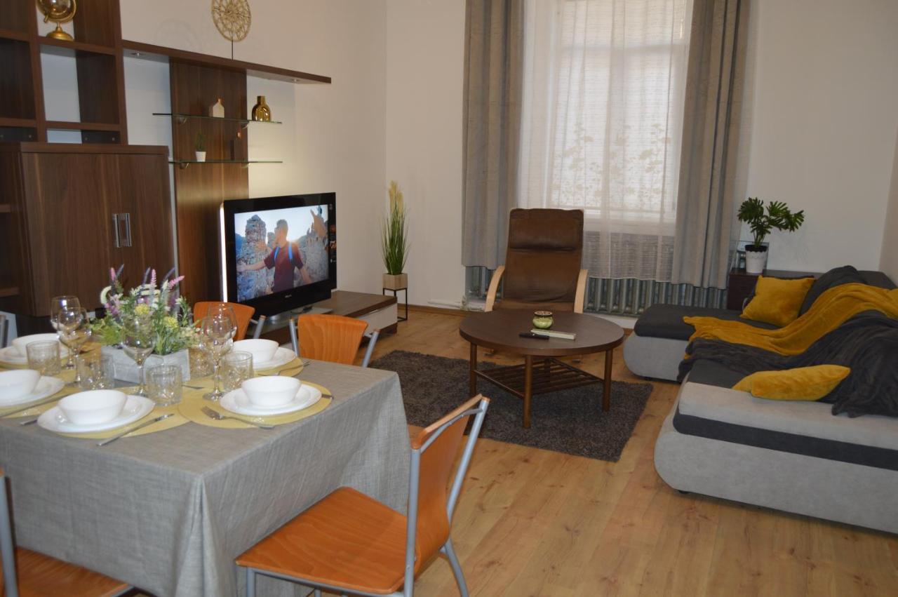 Spacious City Center Family 2 Bedrooms Apartment Riga Extérieur photo